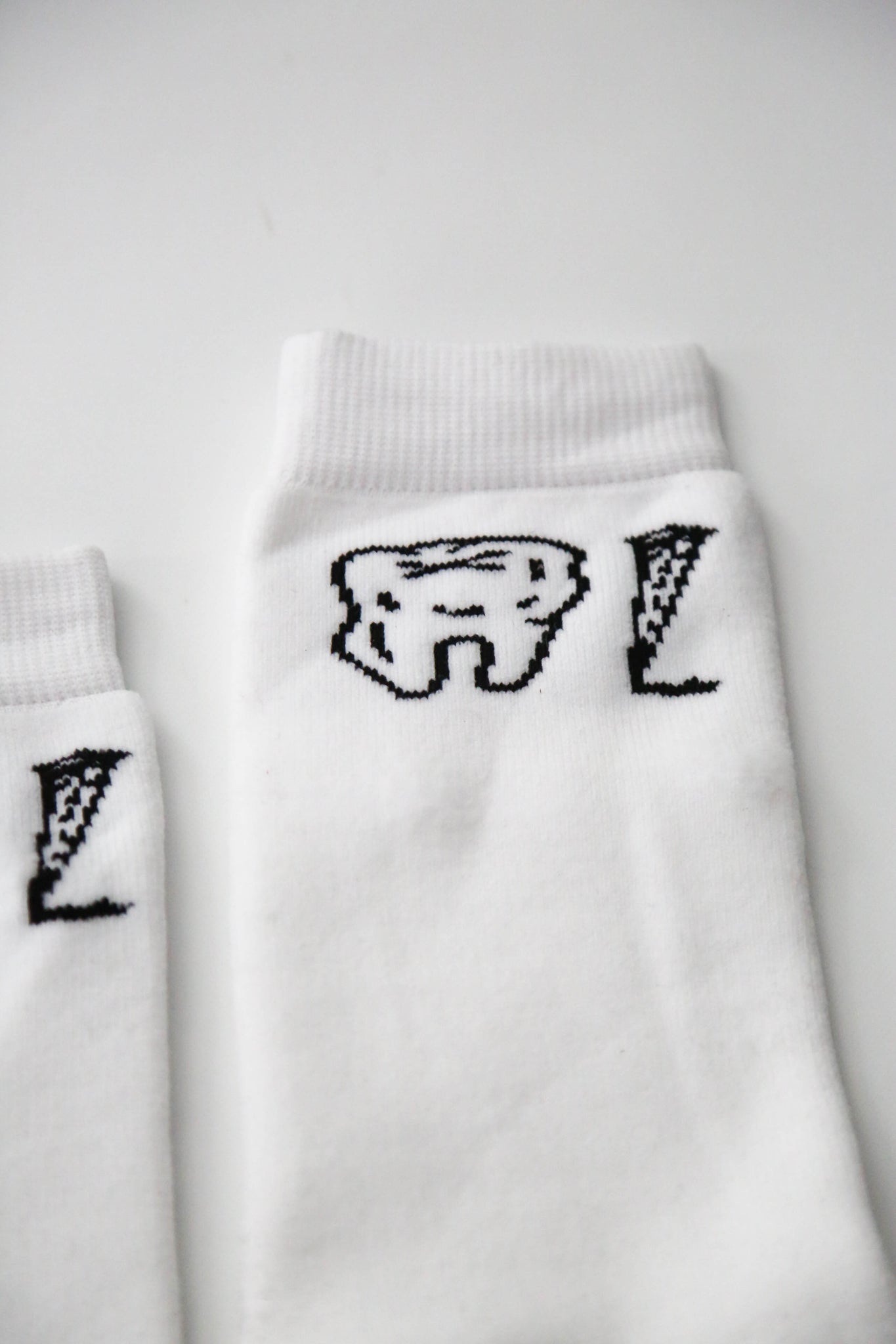 TOOTH AND GRAIL Logo Crew Unisex Socks