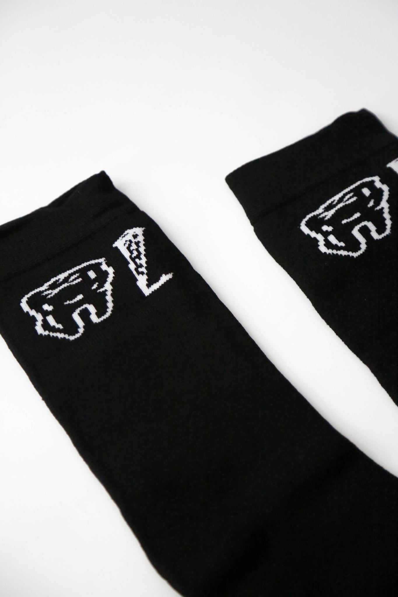 TOOTH AND GRAIL Logo Crew Unisex Socks